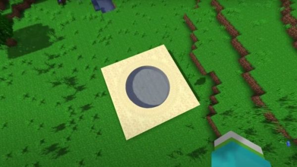 Perfect Circle Created in the Blocky World of Minecraft - 2
